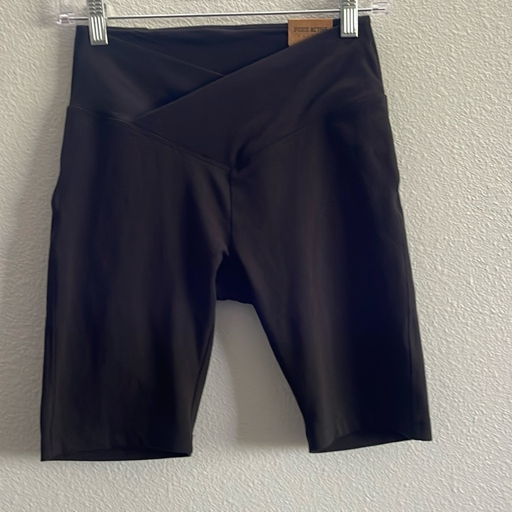 PINK High Waist 9” V Crossover Bike Short